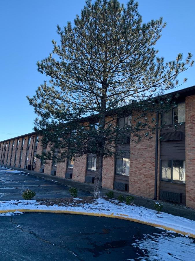 New Martinsville Inn Exterior photo